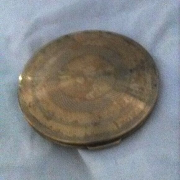 Vintage / Antique "Imperfect" Compact with Felt Case - Picture 4 of 11